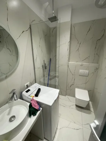 Tirane, jepet me qera apartament 1+1 Kati 5, 130 m² 1.500 € (BLLOKU)