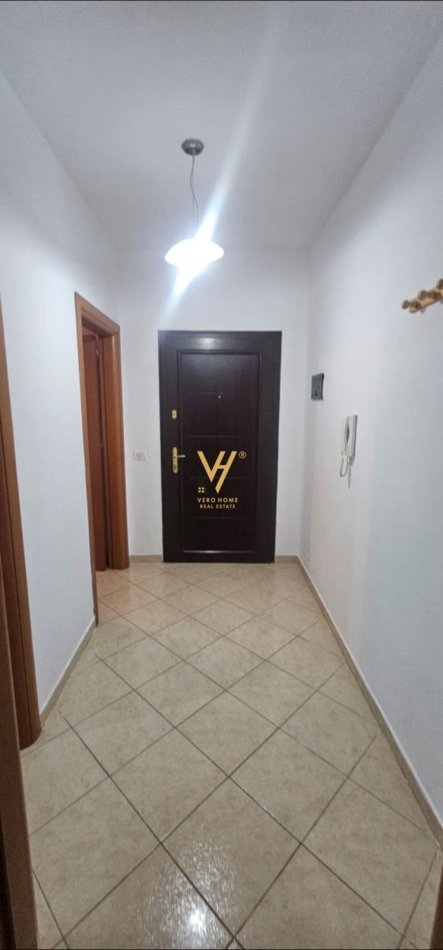 Tirane, shitet apartament 1+1+Ballkon Kati 3, 75 m² (YZBERISHT) 110.000 euro