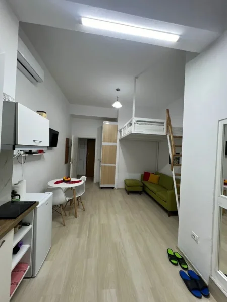 Tirane, jepet me qera apartament duplex 1+1 Kati 2, 40 m² 600 € (sheshi willson)