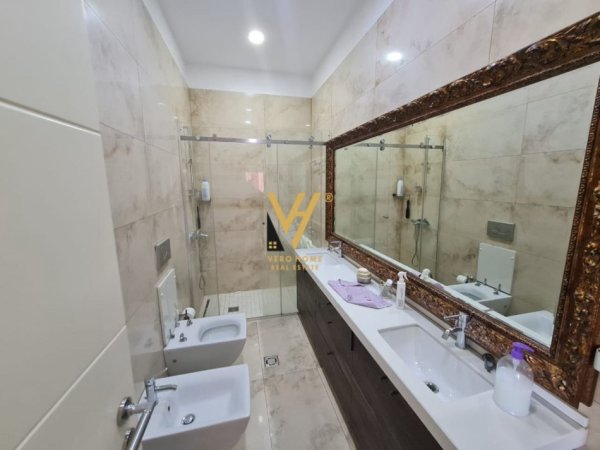 Tirane, jepet me qera apartament 1+1+Ballkon Kati 5, 155 m² 1.000 € (LIQENI I THATE)