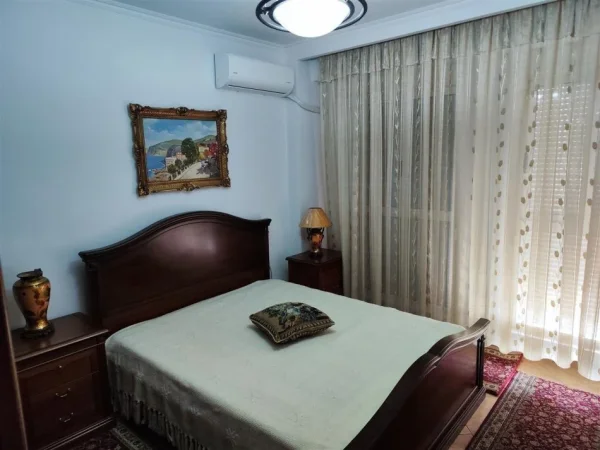 Tirane, jepet me qera apartament 2+1 Kati 3, 90 m² 750 € (delijorgji)