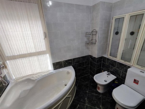 Tirane, jepet me qera apartament 2+1 Kati 3, 90 m² 750 € (delijorgji)