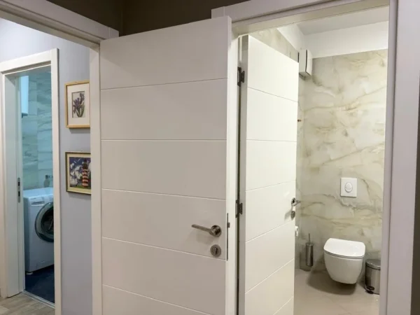 Tirane, jepet me qera apartament 2+1 Kati 2, 115 m² 700 € (kinostudio)