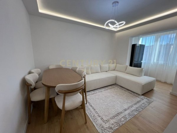 Tirane, jepet me qera apartament 2+1 Kati 5, 80 m² 700 € (Rr. Irfan Tomini)
