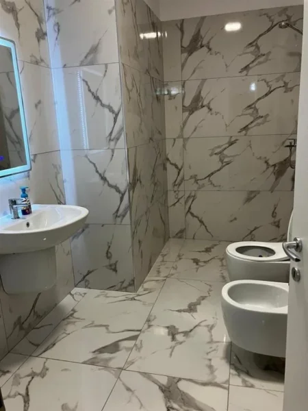 Tirane, jepet me qera apartament 2+1 Kati 4, 104 m² 700 € (ASTIR)