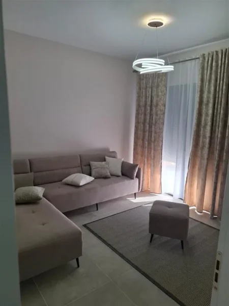 Tirane, jepet me qera apartament 2+1 Kati 4, 104 m² 700 € (ASTIR)