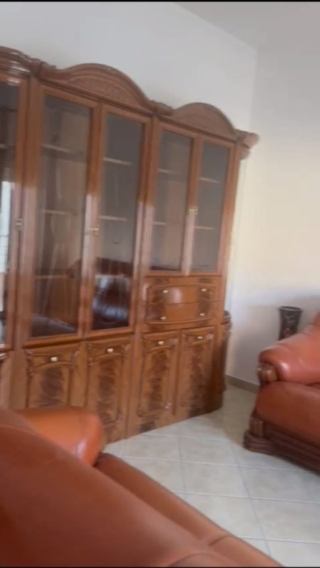 Tirane, jepet me qera apartament 1+1 Kati 2, 65 m² 360 € (rruga siri kodra)