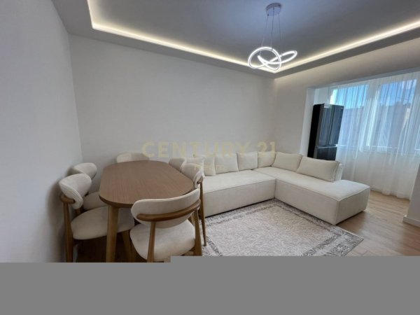 Tirane, jepet me qera apartament 2+1 Kati 5, 80 m² 700 € 