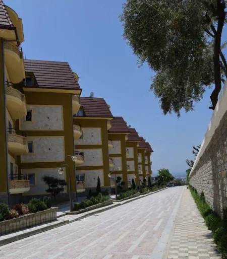 Tirane, shitet apartament 1+1+Ballkon Kati 2, 80 m² 128.000 € (Liqeni i Farkes)