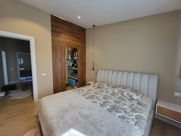 Tirane, shes apartament 2+1+Ballkon Kati 6, 99 m² 175.000 € 