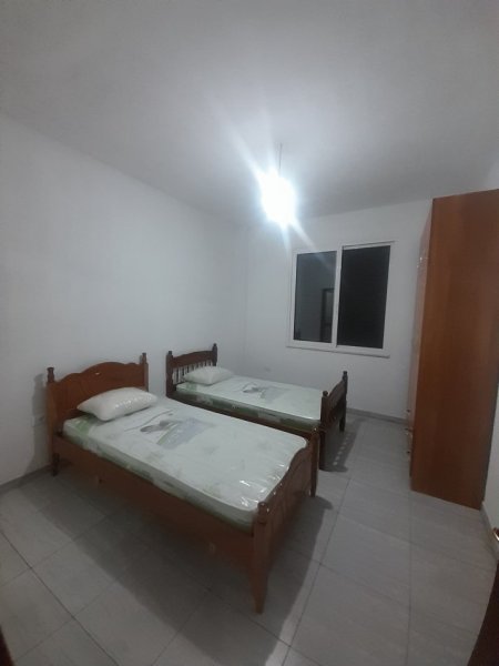 Tirane, jepet me qera Vile 2+1+Ballkon Kati 2, 100 m² 500 € (Rruga Njazi Meka, ALLIAS, Tiranë)