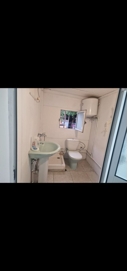 Tirane, jepet me qera shtepi 1+1+Aneks+Ballkon Kati 1, 200 m² 600 € (Rruga: Fiqiri Rusi / Siri Kodra)