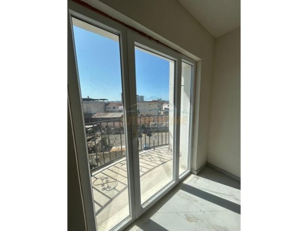 Durres, shitet apartament 2+1 Kati 3, 114 m² 90.000 € 