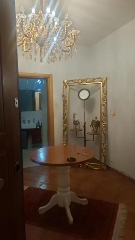 Tirane, shitet 2+1 , (Rr.Elbasanit)