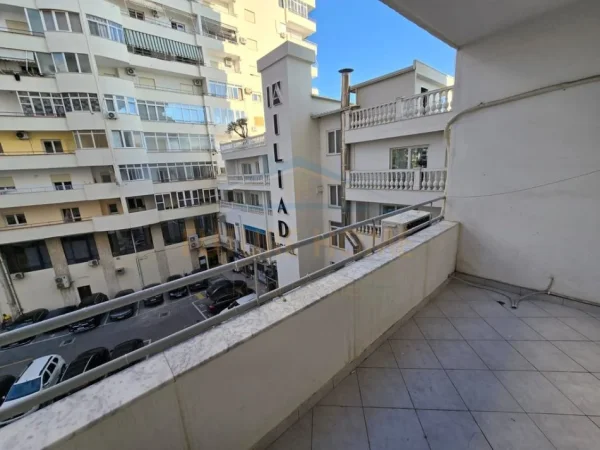Durres, shitet apartament 2+1 Kati 3, 139 m² 240.000 €