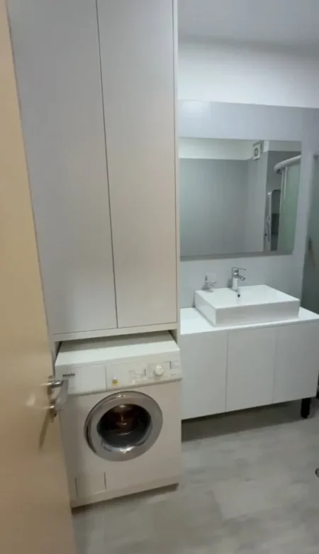 Tirane, jepet me qera apartament 1+1 , 420 € (Astir)