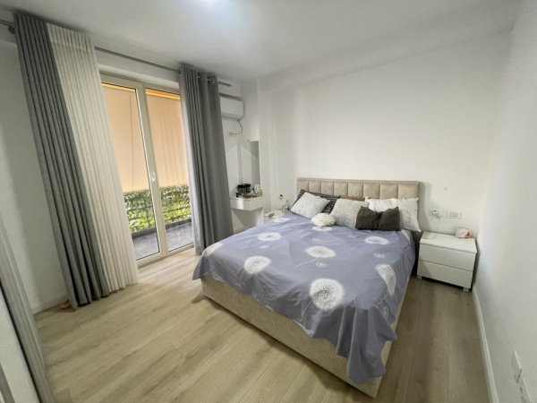 Tirane, shitet apartament 2+1+Ballkon Kati 2, 98 m² 140.000 € (Rruga Aleksander Konda)