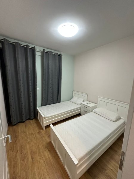 Tirane, jepet me qera apartament 2+1 Kati 6, 97 m² 800 € (Selvia)