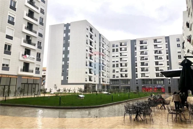 Tirane, jepet me qera ambjent biznesi Kati 0, 95 m² 1.000 € (KOMPLEKSI STAR)