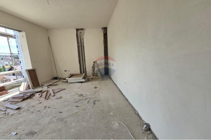 Tirane, shitet apartament 1+1 Kati 3, 69 m² 120.000 € (RRUGA ALI VISHA)