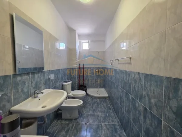 Tirane, jepet me qera apartament 2+1 Kati 7, 94 m² 430 € 
