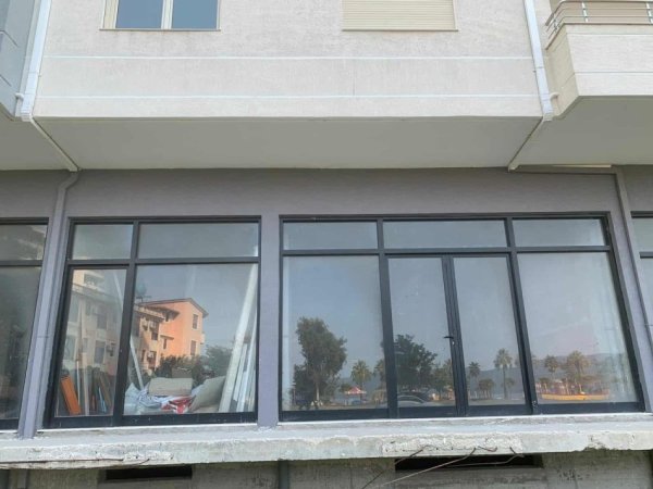 Vlore - Lungomare, shes dyqan Kati 0, 80 m² 210.000 € (Lugomare, Vlore)