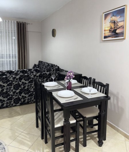 Durres, jepet me qera apartament 2+1+Ballkon Kati 8, 400 € (Rruga Qafe Bote, Lagja 13 , Plazh Durres)
