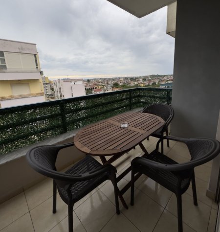 Durres, jepet me qera apartament 2+1+Ballkon Kati 8, 400 € (Rruga Qafe Bote, Lagja 13 , Plazh Durres)