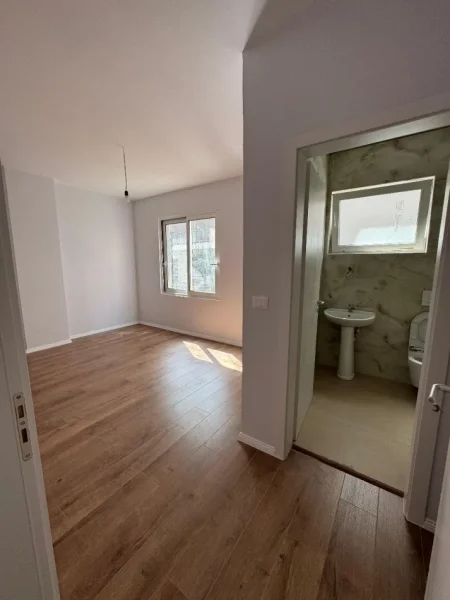 Tirane, shitet apartament 2+1 Kati 2, 91 m² 135.000 € (Rruga e Dajtit)