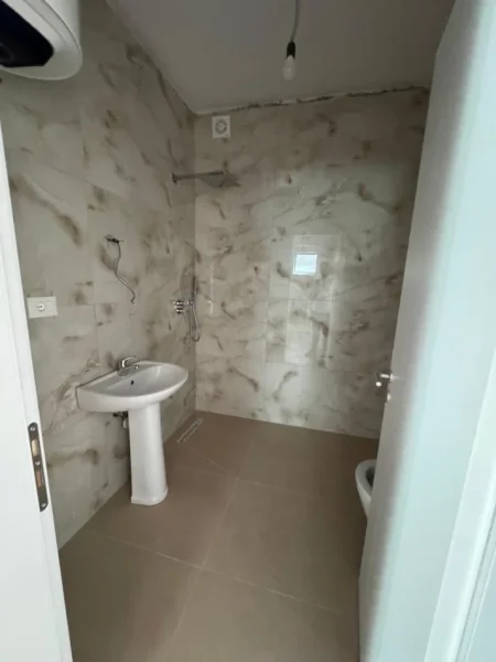 Tirane, shitet apartament 2+1 Kati 2, 91 m² 135.000 € (Rruga e Dajtit)