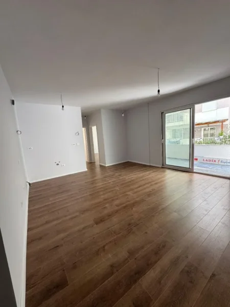 Tirane, shitet apartament 2+1 Kati 2, 91 m² 135.000 € (Rruga e Dajtit)