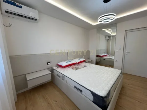 Tirane, jepet me qera apartament 2+1 Kati 5, 80 m² 700 € (Rruga Infan Tomini)