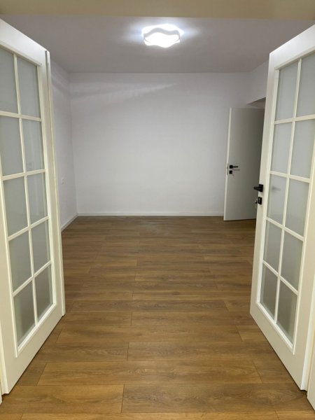 Tirane, jepet me qera ambjent biznesi Kati 0, 45 m² 650 € (Rr.e Elbasanit/Instituti i Higjenes)
