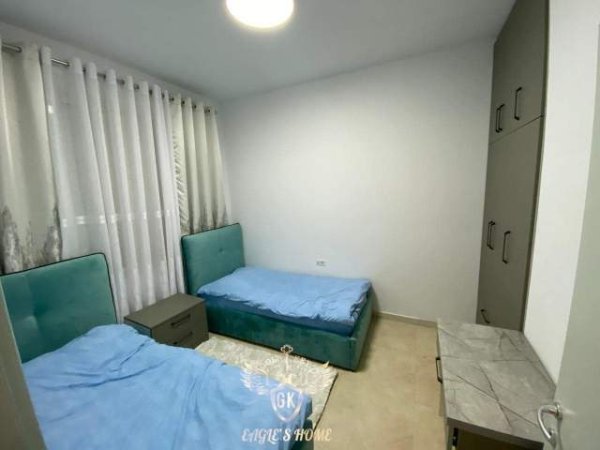 Durres, jepet me qera apartament 2+1 Kati 0, 400 Euro (Vollga)