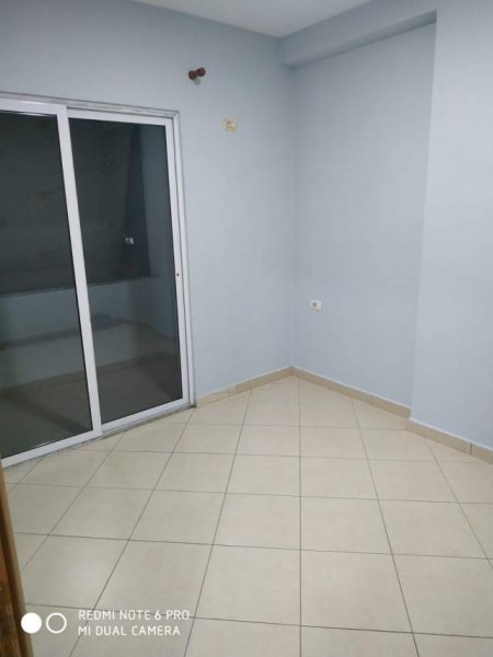 Tirane, jepet me qera apartament 2+1+BLK Kati 4, 105 m² 35.000 Leke