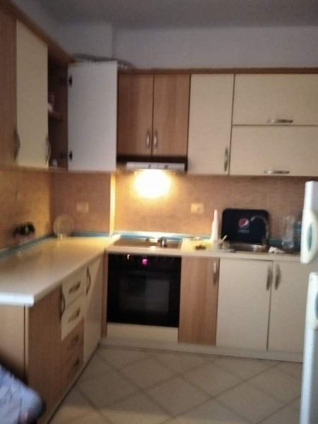 Tirane, jap me qera apartament 70 m² 35.000 Leke (rruga Teodor Keko)