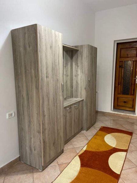 Tirane, jap me qera shtepi 1+1 Kati 1, 60 m² 35000 Leke (Dhimiter Kamarda)