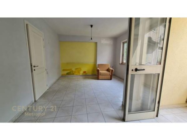 Tirane, jepet me qera zyre Kati 2, 65 m² 650 Euro (9 Kateshet)