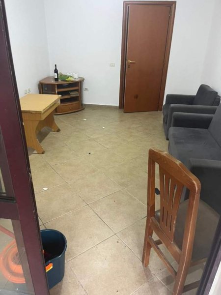 Tirane, jepet me qera apartament 1+1+BLK Kati 3, 70 m² 26000 Leke (kinostudio)
