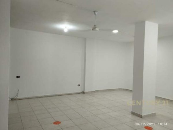 Tirane, shitet ambjent biznesi Kati 0, 58 m² 75.000 Euro (Vace Zela)