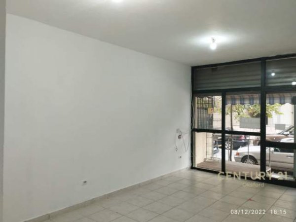 Tirane, shitet ambjent biznesi Kati 0, 58 m² 75.000 Euro (Vace Zela)