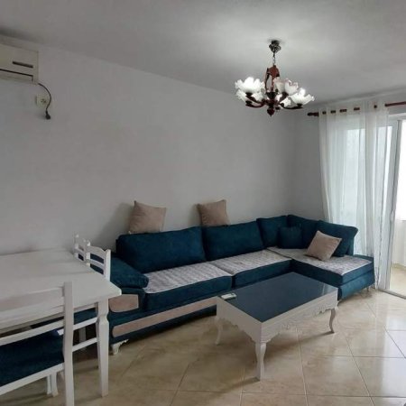 Tirane, jepet me qera apartament 2+1 Kati 4, 85 m² 450 Euro (Brryli,Brenda Unazes)