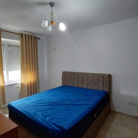 Tirane, jepet me qera apartament 2+1 Kati 4, 85 m² 450 Euro (Brryli,Brenda Unazes)