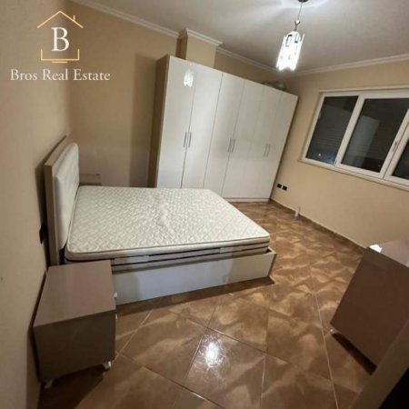 Tirane, jepet me qera apartament 2+1 Kati 4, 85 m² 400 Euro (Xhamlliku,Ish Profarma)