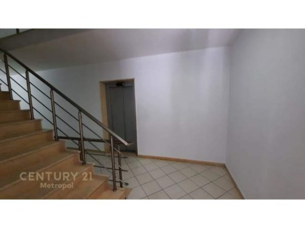 Tirane, shitet apartament 1+1+BLK Kati 4, 67 m² 71.000 Euro (Rruga e teleferikut)