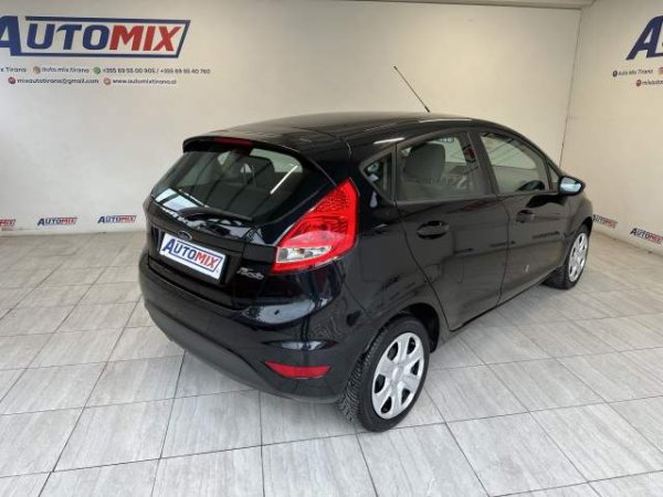 Tirane, shes makine Ford fiesta Viti 2009, 4.900 Euro