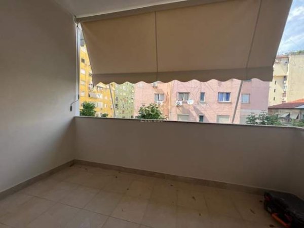 Tirane, shitet apartament 2+1+A+BLK Kati 2, 117 m² 230.000 Euro (Prane Gjimnazit Petronini,Sheshi Willson)