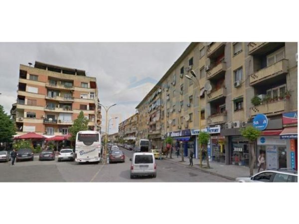 Tirane, shitet dyqan Kati 0, 42 m² 210.000 Euro (Mine Peza)