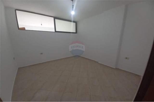 Tirane, shitet apartament 2+1+BLK