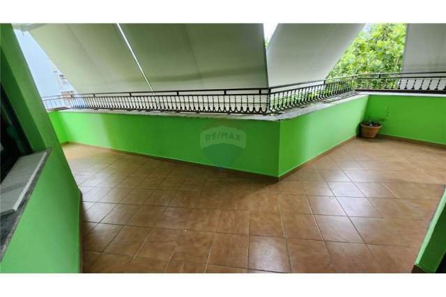 Tirane, jepet me qera zyre Kati 4, 120 m² 700 Euro (Bulevardi Gjergj Fishta)